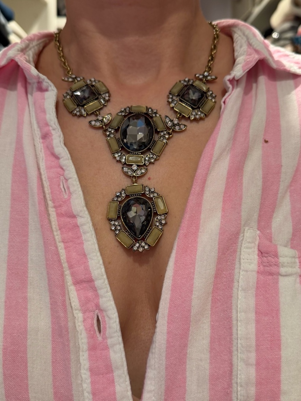 Cara New York Chic Gray, Green, Crystal chunky Necklace Y2K Royal
